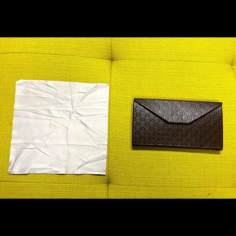 Authentic GUCCI unisex brown embossed leather sunglasses/eyeglasses case